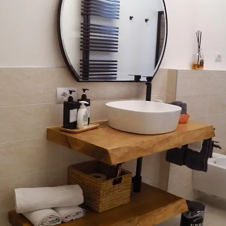 Arcobaleno - 2 Min Walk To Bernina Express Bed & Breakfast